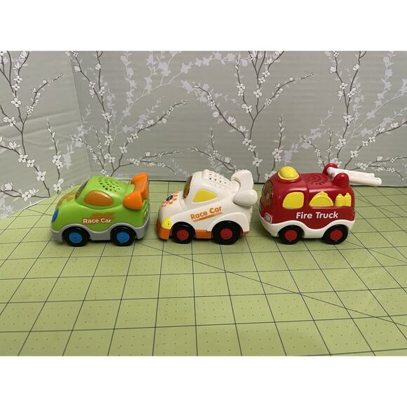Vtech Go Go Smart Wheels Lot Of 3- Race Cars Fire Truck Working Sounds Lights - Picture 2 of 5